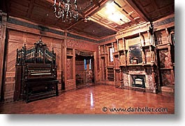 images/California/WinchesterHouse/ball-room-organ.jpg
