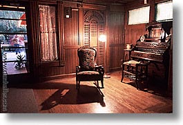 images/California/WinchesterHouse/organ-chair.jpg