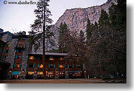 images/California/Yosemite/Ahwahnee/ahwahnee-at-dusk-03.jpg
