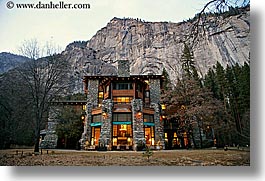 images/California/Yosemite/Ahwahnee/ahwahnee-at-dusk-10.jpg