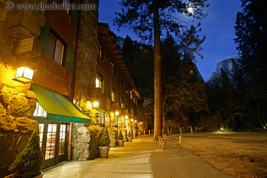 ahwahnee-at-nite-07.jpg