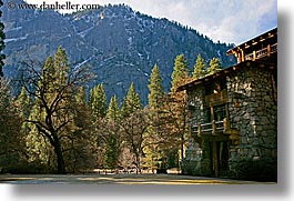 images/California/Yosemite/Ahwahnee/ahwahnee-n-mtns-2.jpg