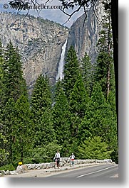images/California/Yosemite/Bikes/jill-n-chase-on-bikes-3.jpg