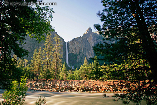 bridalveil-falls-03.jpg