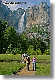 images/California/Yosemite/Falls/YosemiteFalls/jill-n-chase-yosemite-falls-1.jpg