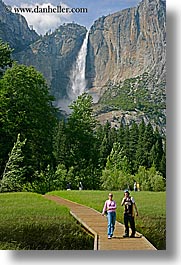 images/California/Yosemite/Falls/YosemiteFalls/jill-n-chase-yosemite-falls-2.jpg