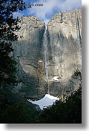 images/California/Yosemite/Falls/YosemiteFalls/trickle-falls-n-snow.jpg