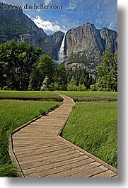 images/California/Yosemite/Falls/YosemiteFalls/wood-plank-path.jpg