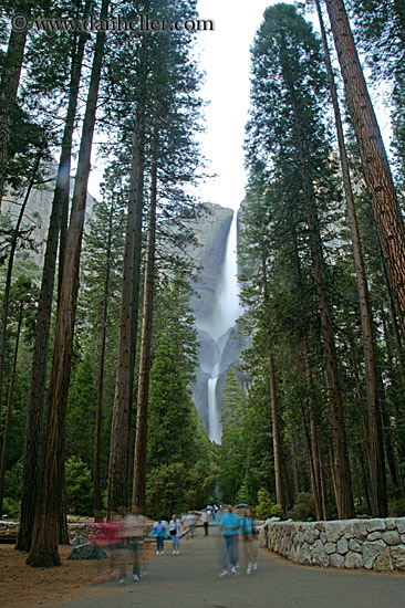 yosemite-falls-path-walkers-05.jpg