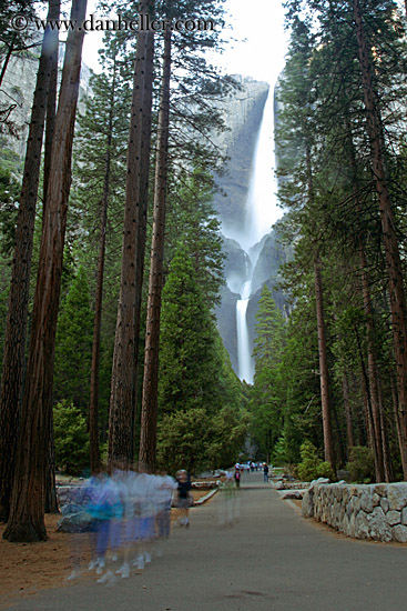 yosemite-falls-path-walkers-06.jpg