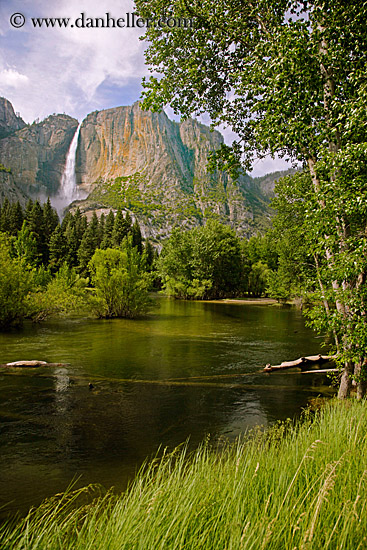 yosemite-falls-river-1.jpg