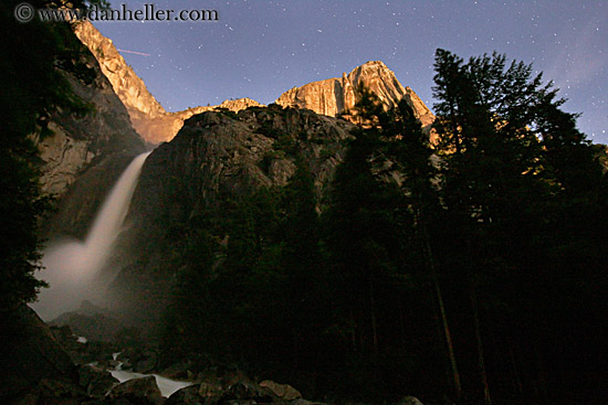 yosemite-falls-star-trails-02.jpg