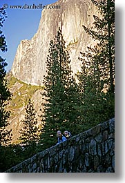 images/California/Yosemite/Mountains/HalfDome/bridge-n-half_dome-ppl-2.jpg