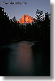 images/California/Yosemite/Mountains/HalfDome/half_dome-sunset-n-river-2.jpg