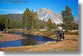 images/California/Yosemite/People/ranger-on-horse-2.jpg
