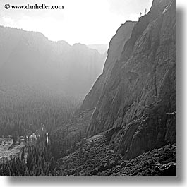 images/California/Yosemite/ValleyView/mtns-n-valley-bw.jpg