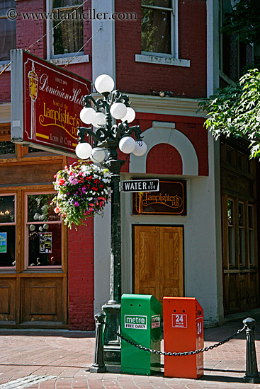 gastown-flowers-lamp_posts-7.jpg