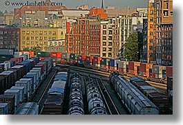 images/Canada/Vancouver/Misc/railroad-cars-n-bldgs.jpg