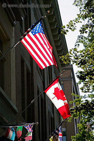 usa-canada-flags.jpg