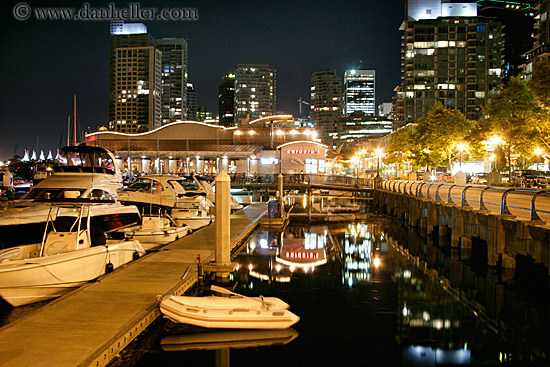 nite-boats-cityscape-8.jpg