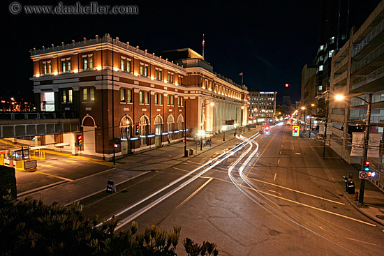 station-nite-traffic-5.jpg