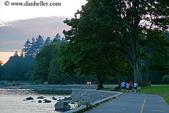 stanley-park-path-walkers.jpg