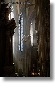 images/Europe/Austria/Vienna/StStephens/cathedral-light-rays-2.jpg