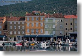 images/Europe/Croatia/Cres/boats-harbor-town-03.jpg