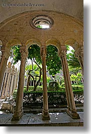 images/Europe/Croatia/Dubrovnik/Architecture/franciscan-monastery-cloisters-8.jpg