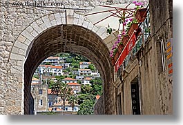 images/Europe/Croatia/Dubrovnik/Architecture/stone-archway.jpg