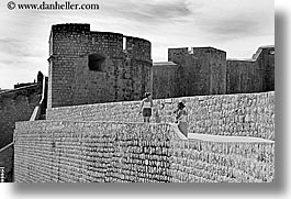images/Europe/Croatia/Dubrovnik/CityWall/wall-walk-3.jpg