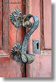 images/Europe/Croatia/Dubrovnik/DoorsWins/door-handle-1.jpg