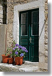 images/Europe/Croatia/Dubrovnik/DoorsWins/door-n-flowers-1.jpg