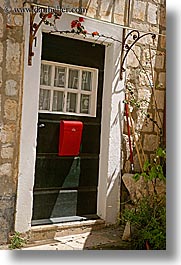 images/Europe/Croatia/Dubrovnik/DoorsWins/door-n-red-mailbox.jpg