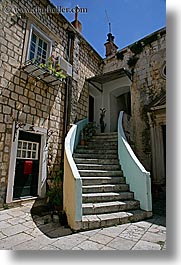 images/Europe/Croatia/Dubrovnik/DoorsWins/door-n-stairs.jpg