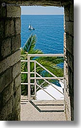 images/Europe/Croatia/Dubrovnik/DoorsWins/doorway-n-oceanview.jpg