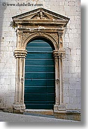 images/Europe/Croatia/Dubrovnik/DoorsWins/green-door-1.jpg
