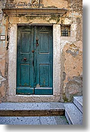 images/Europe/Croatia/Dubrovnik/DoorsWins/green-door-2.jpg