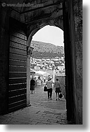 images/Europe/Croatia/Dubrovnik/DoorsWins/open-door-archway.jpg
