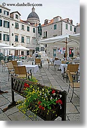 images/Europe/Croatia/Dubrovnik/Flowers/flowerbox-in-square.jpg
