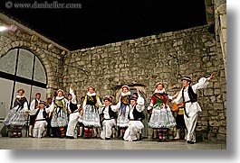 images/Europe/Croatia/Dubrovnik/FolkDancing/Group/group-dancing-11.jpg