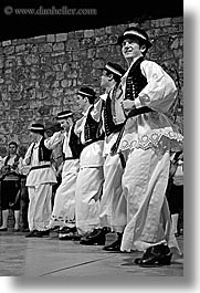 images/Europe/Croatia/Dubrovnik/FolkDancing/Men/men-dancing-03.jpg