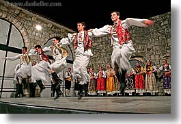 images/Europe/Croatia/Dubrovnik/FolkDancing/Men/men-dancing-15.jpg