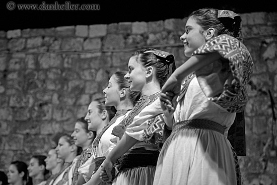 women-dance-group-2-bw.jpg