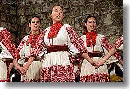 images/Europe/Croatia/Dubrovnik/FolkDancing/Women/women-singing.jpg