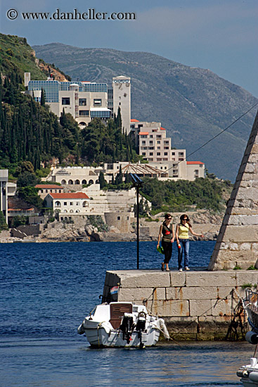 dubrovnik-harbor-18.jpg