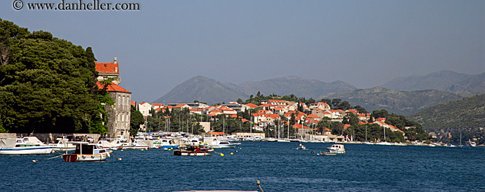 dubrovnik-harbor-pano.jpg