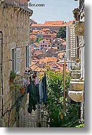 images/Europe/Croatia/Dubrovnik/Laundry/hanging-laundry-08.jpg