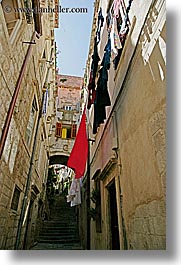 images/Europe/Croatia/Dubrovnik/Laundry/hanging-laundry-10.jpg