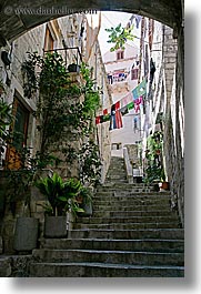 images/Europe/Croatia/Dubrovnik/Laundry/hanging-laundry-11.jpg